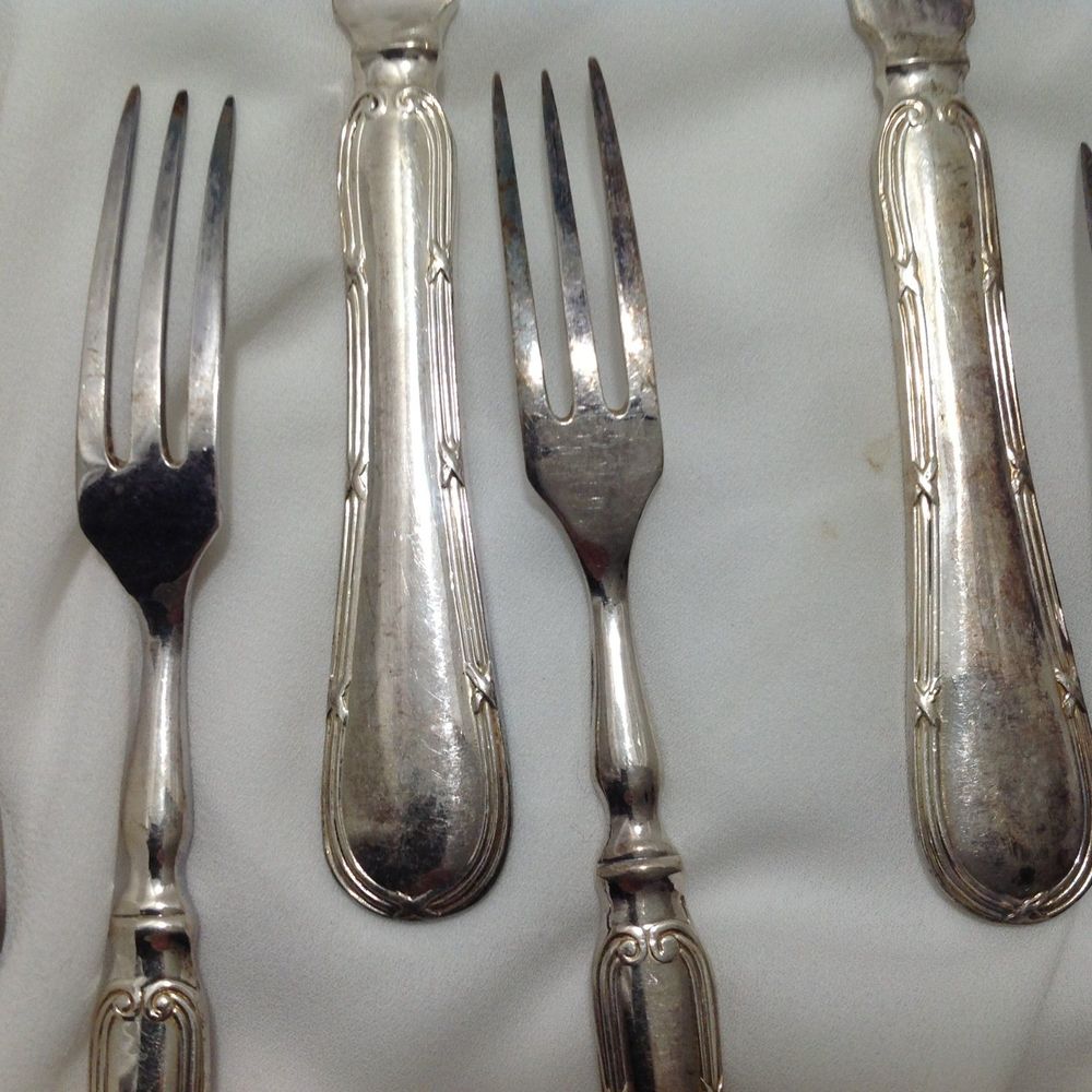 1150	EPNS  set of 10;     5 seafood forks and 5 knives.